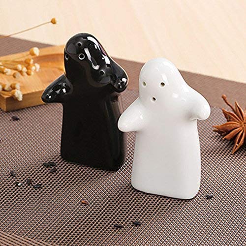 Hugging Salt and Pepper Shakers Set