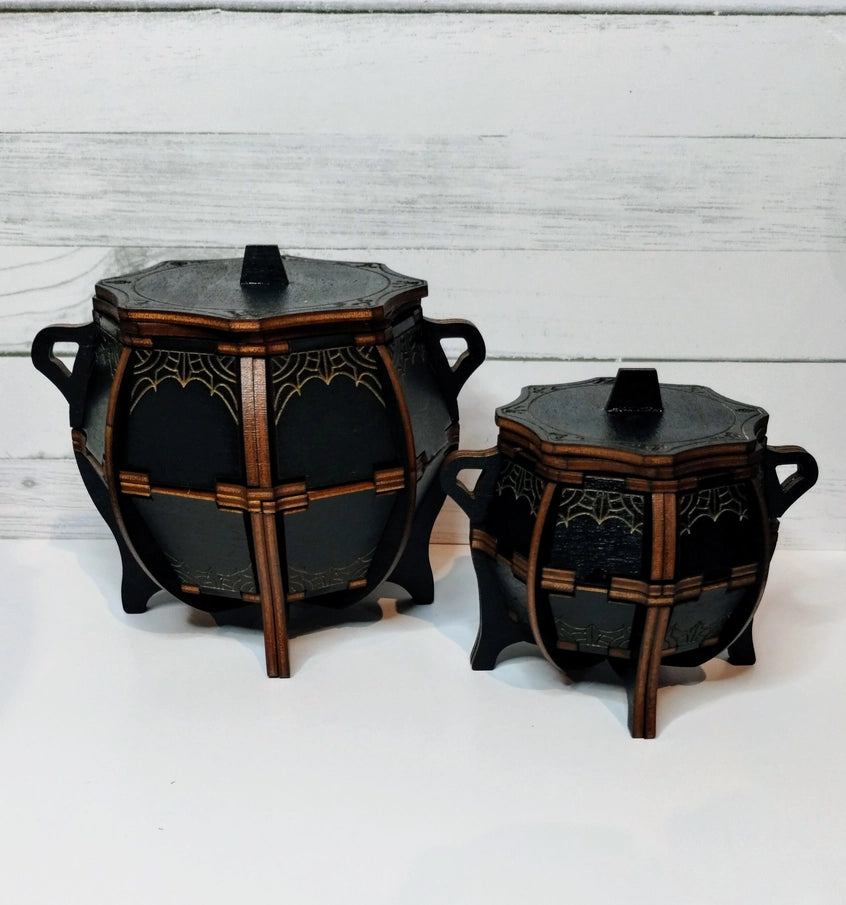 Engraved Cauldron with Lid in Birch